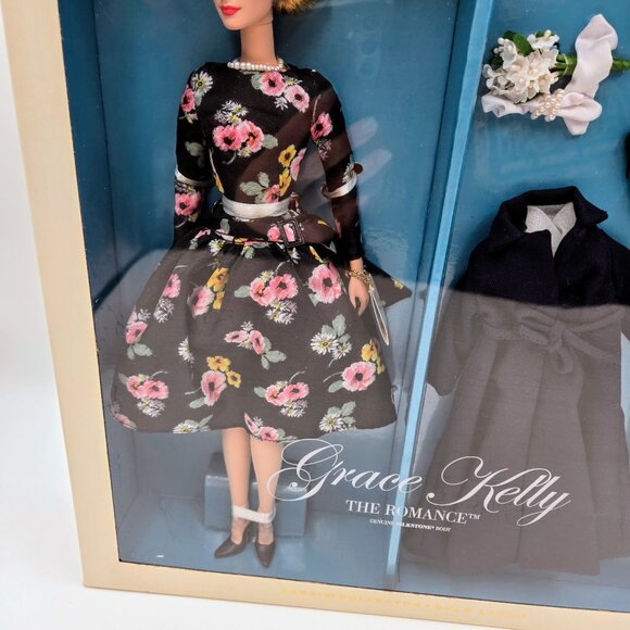 Grace Kelly The Romance Silkstone Barbie Doll Giftset By Mattel Gold Label T7944 - Picture 7 of 16